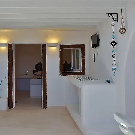 Villa White Fira (Santorini)