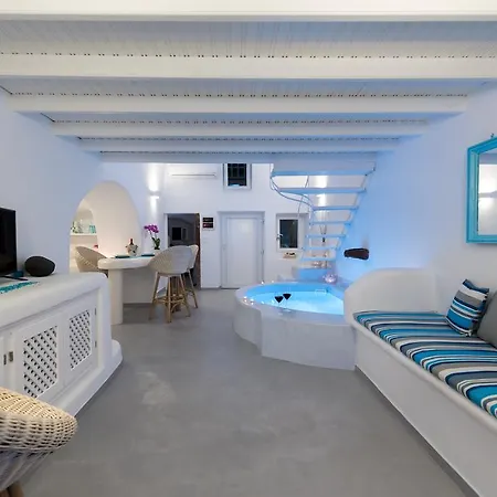 White Villa Fira (Santorini)