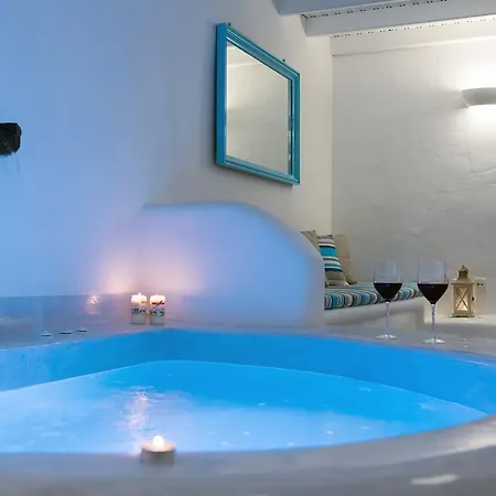 Villa White Fira (Santorini)
