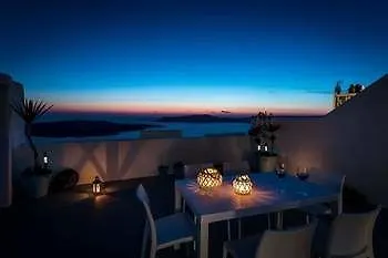 White Villa Fira (Santorini)