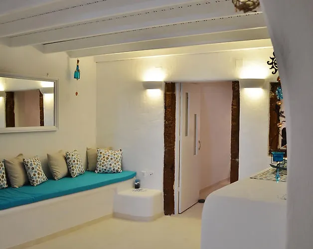 White * Fira (Santorini)