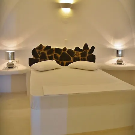 White Fira (Santorini)